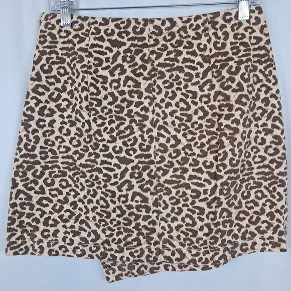 COTTON ON SP Leopard Print Mini Skirt Asymmetrical Button‎ Front Detail Side Zip - Picture 4 of 6